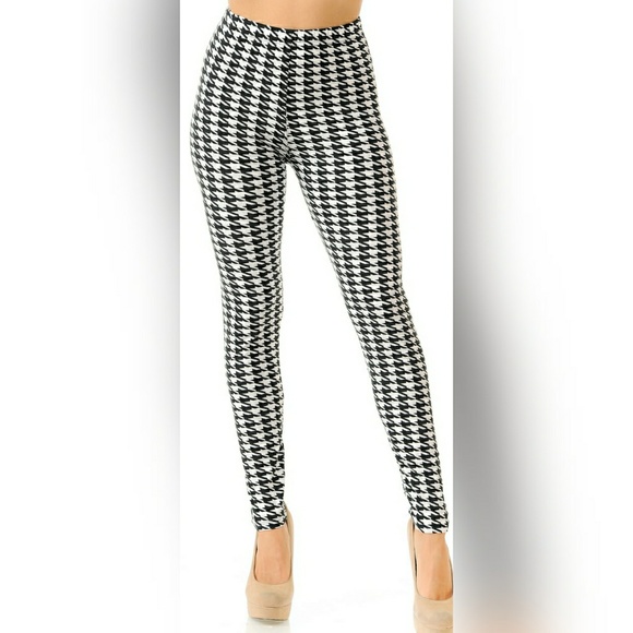 Buttery Soft Houndstooth Leggings - Picture 3 of 8